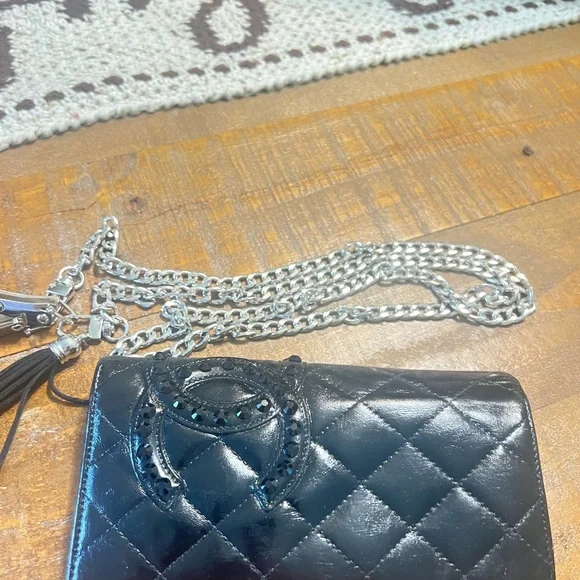 Authentic Chanel wallet/crossbody - Picture 9 of 11